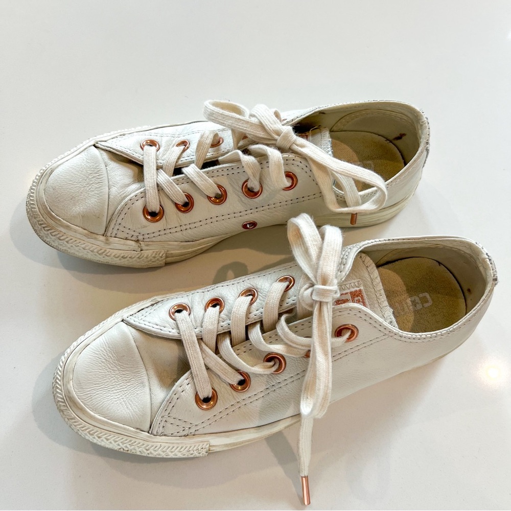 Off white rose gold hardware Converse women’s size US5
